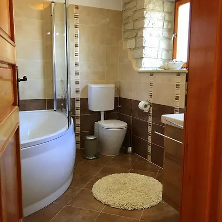 Villa Orada In Mit Pool Fuer 6 Personen