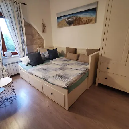 Villa Orada In Mit Pool Fuer 6 Personen